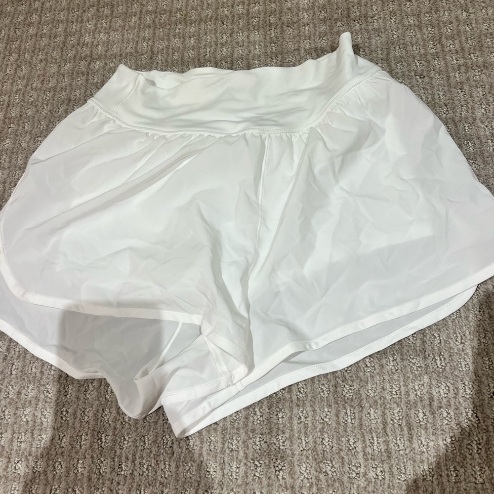 White Aerie shorts!
